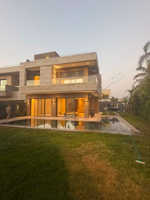 Luxurious villa for sale in Golf Argane