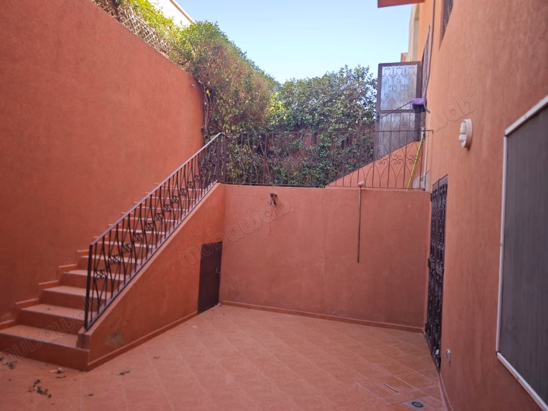 Una bella villa in vendita a Targa, ben tenuta