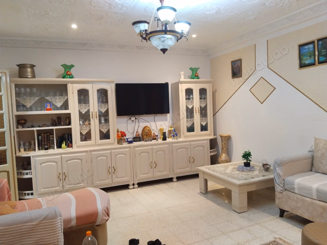 Maison de luxe à vendre à Sidi Hassine.
Superficie 140 m²