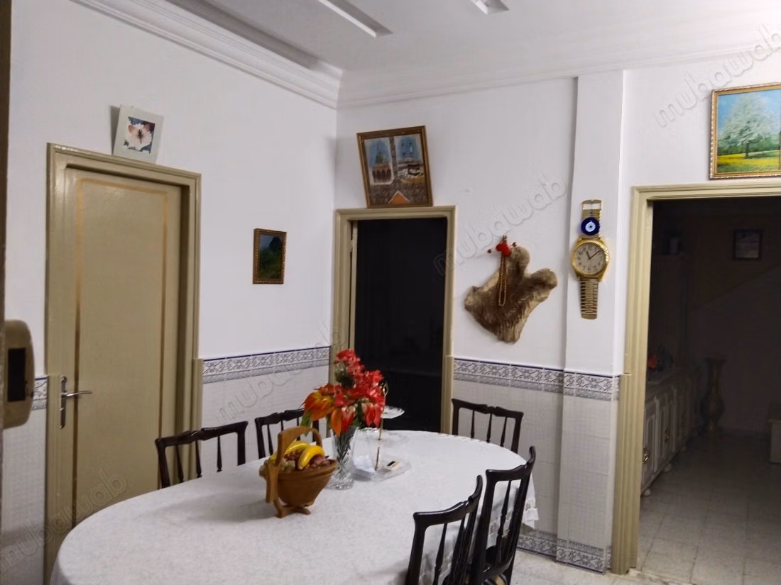 Maison de luxe à vendre à Sidi Hassine.
Superficie 140 m²