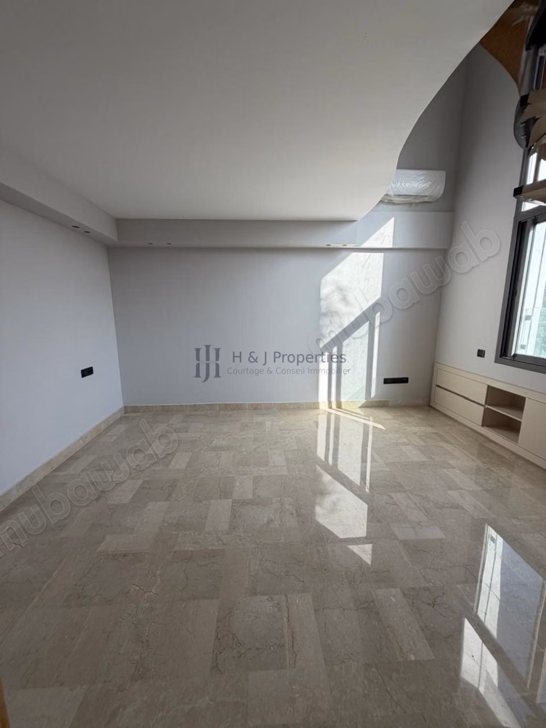 Empty T5 Villa 410m2 – Pool – Secured Residence
