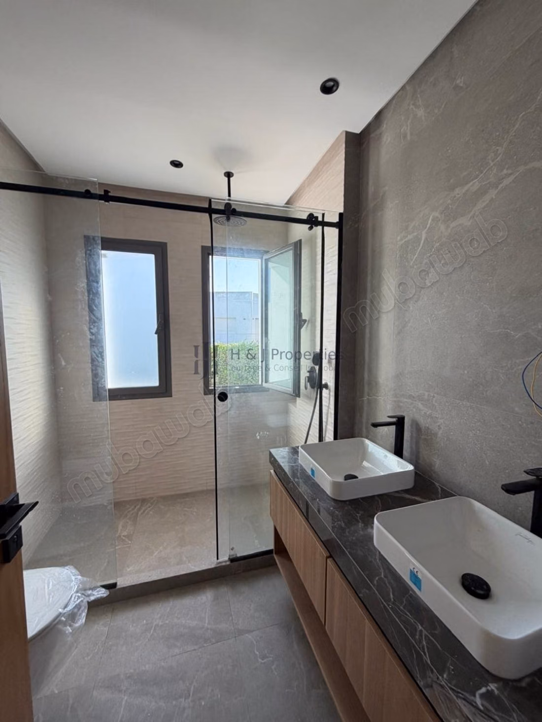Empty T5 Villa 410m2 – Pool – Secured Residence