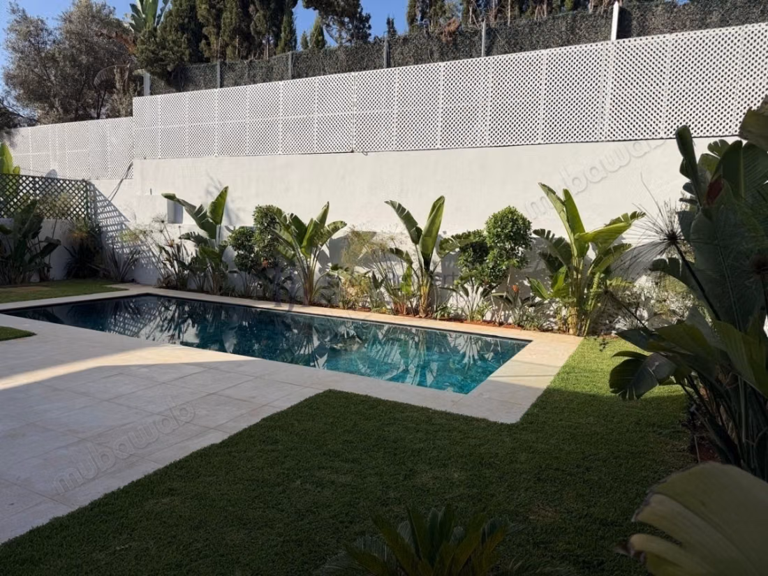 Empty T5 Villa 410m2 – Pool – Secured Residence