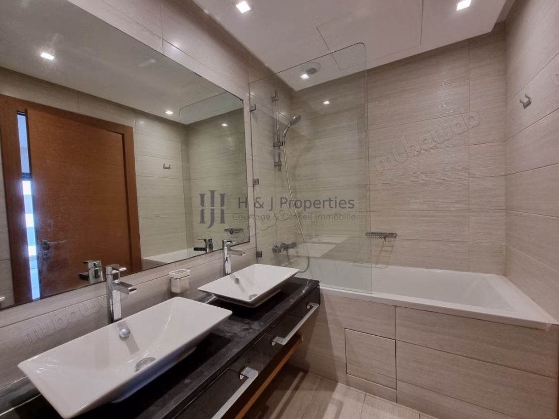 T3 meublé 98m² – 2 chambres – balcon