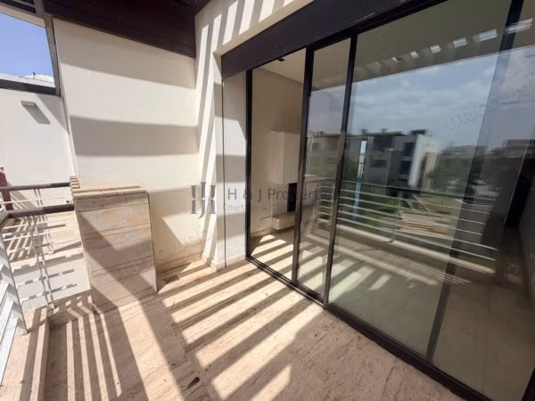 T3 vide 92m² – 2 chambres – terrasse