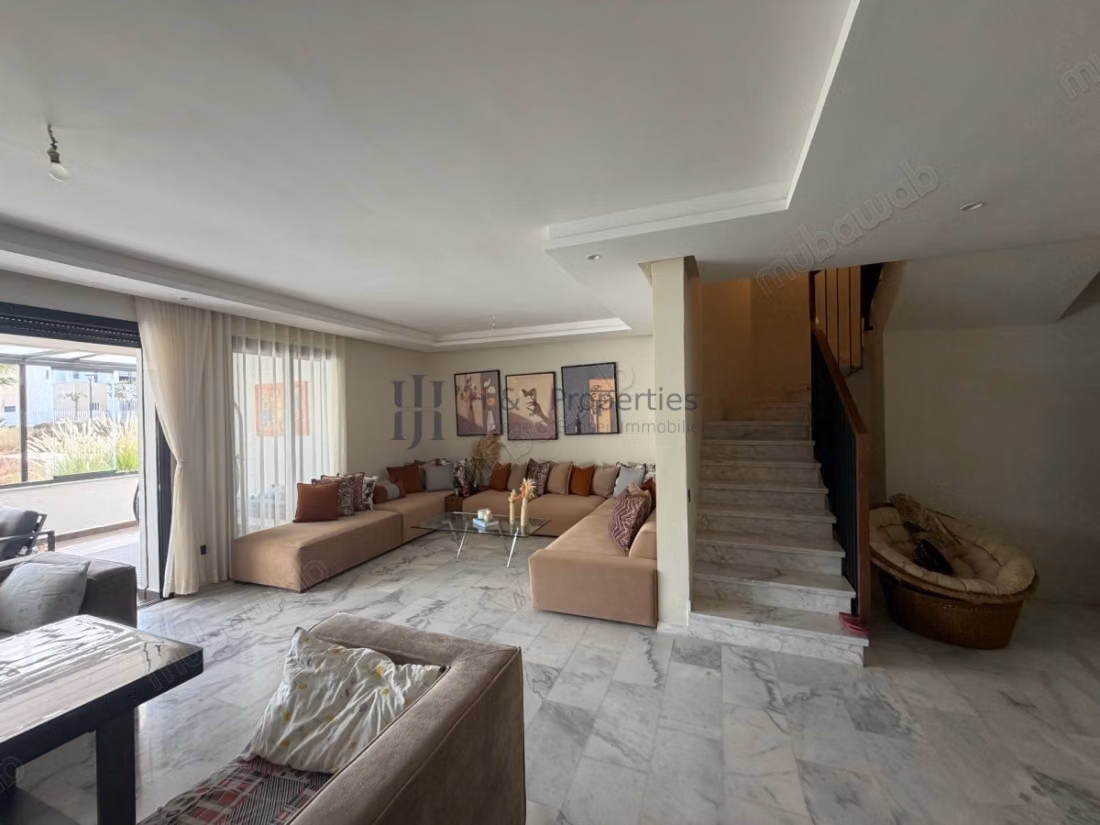 T4 empty duplex 235m² 3 bedrooms staff room