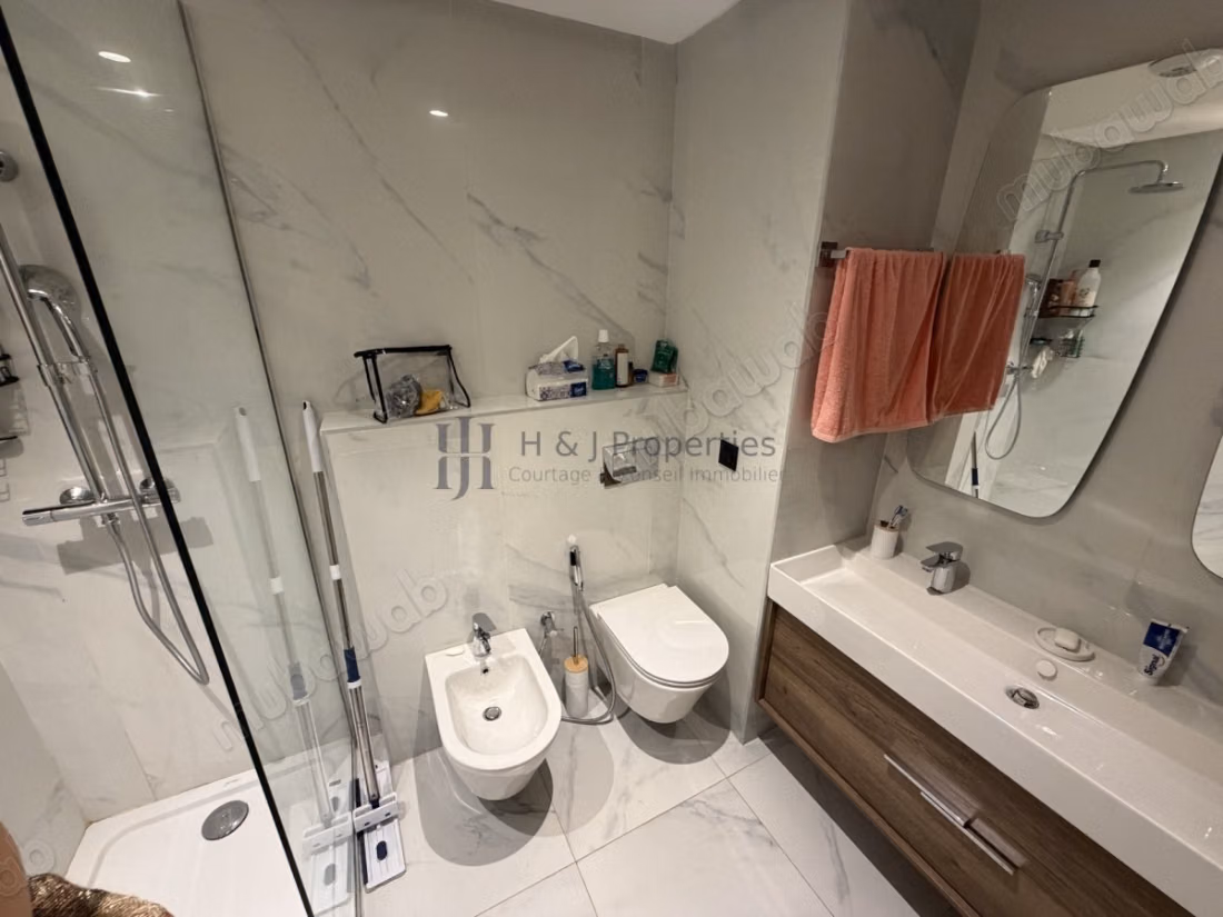T4 empty duplex 235m² 3 bedrooms staff room