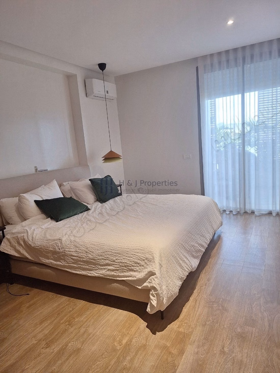 Furnished T2 80m² residence with pool