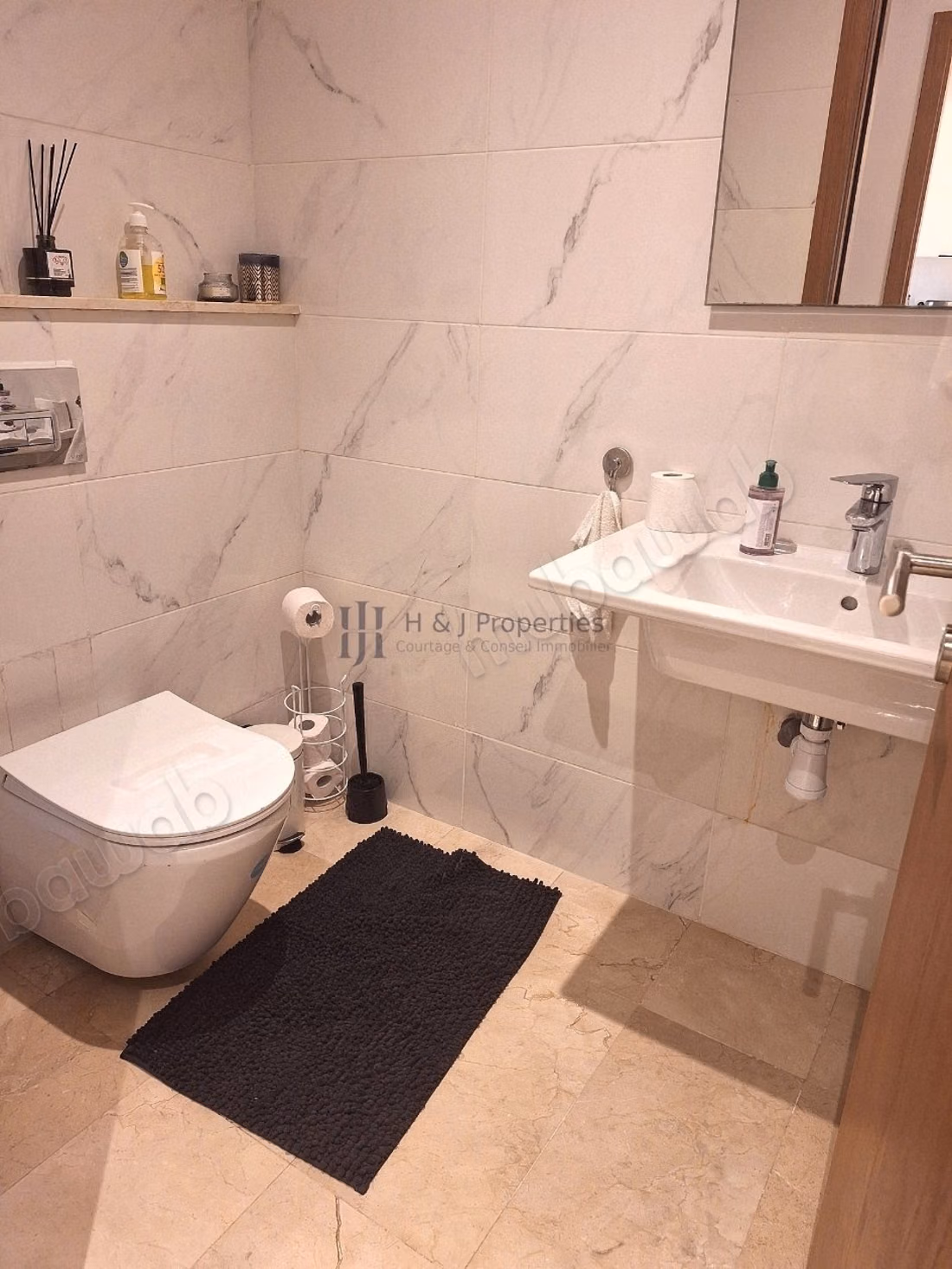 Furnished T2 80m² residence with pool