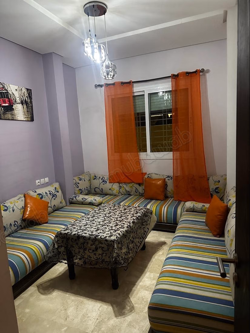 Bel appartement en location à Route Immouzer. 
3 pièces confortables. 
Meublé