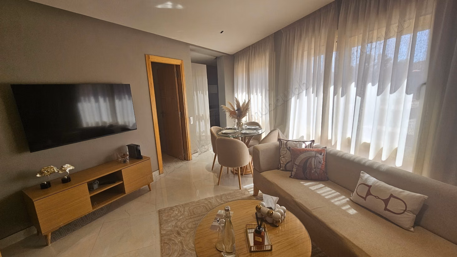 Verhuur van een 1-slaapkamer appartement voor lange termijn alleen geen onderverhuur van een appartement in Hivernage. Totale oppervlakte 41 m². Volledig gemeubileerd
