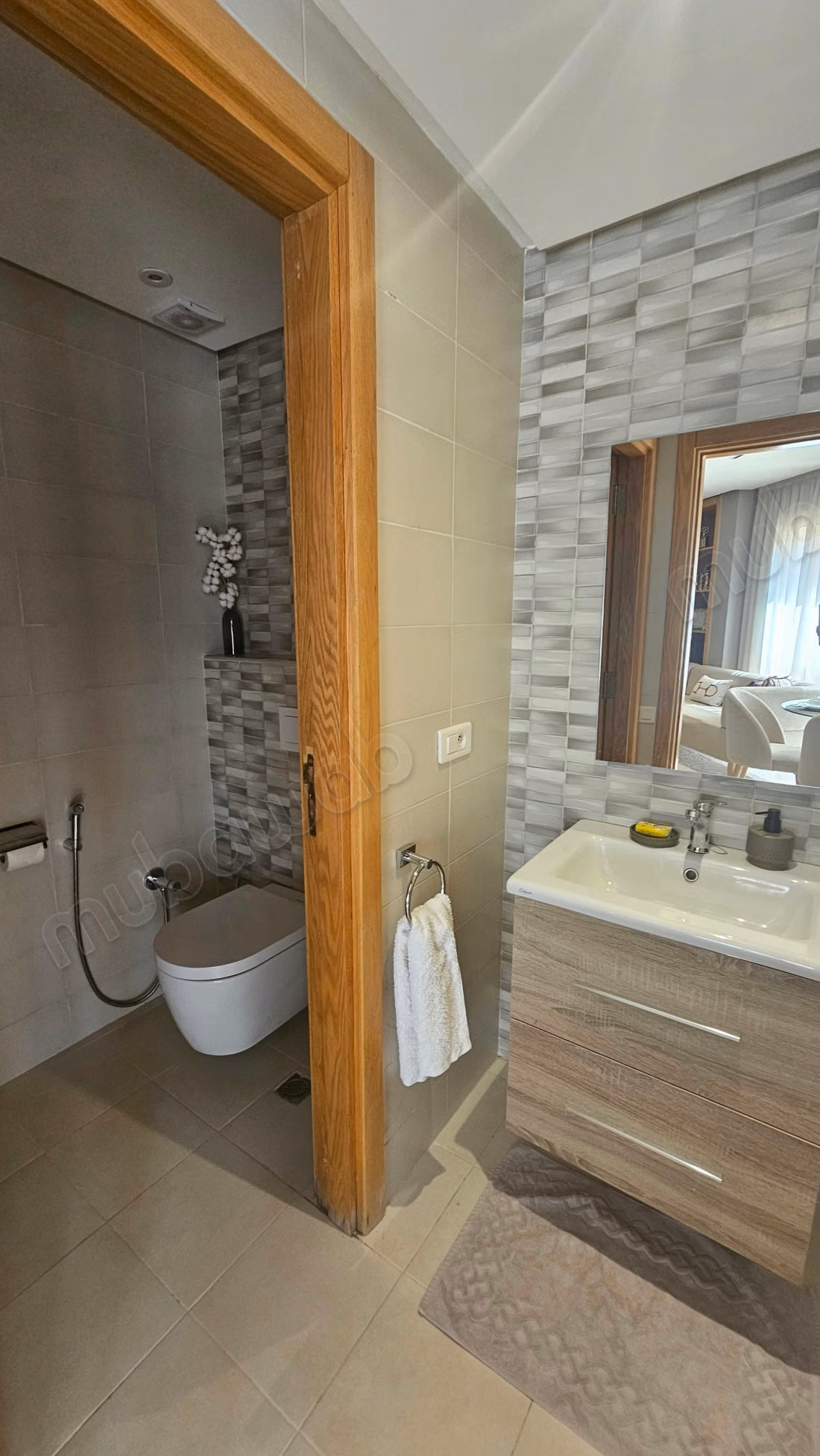 Verhuur van een 1-slaapkamer appartement voor lange termijn alleen geen onderverhuur van een appartement in Hivernage. Totale oppervlakte 41 m². Volledig gemeubileerd