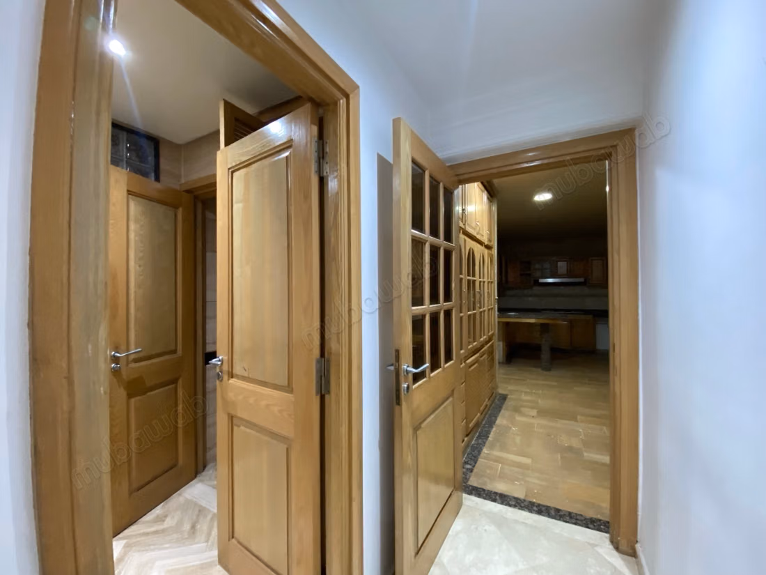 Apartment for rent in Riyad Extension. Total area 300 m². Concierge service, air conditioning
