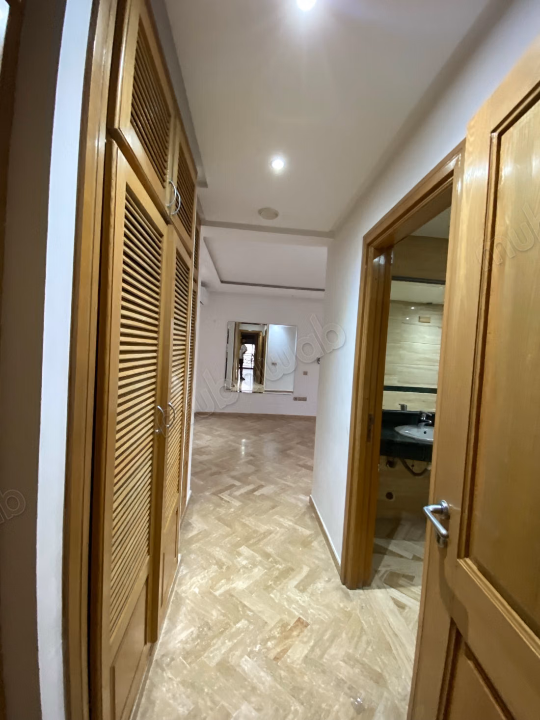 Apartment for rent in Riyad Extension. Total area 300 m². Concierge service, air conditioning