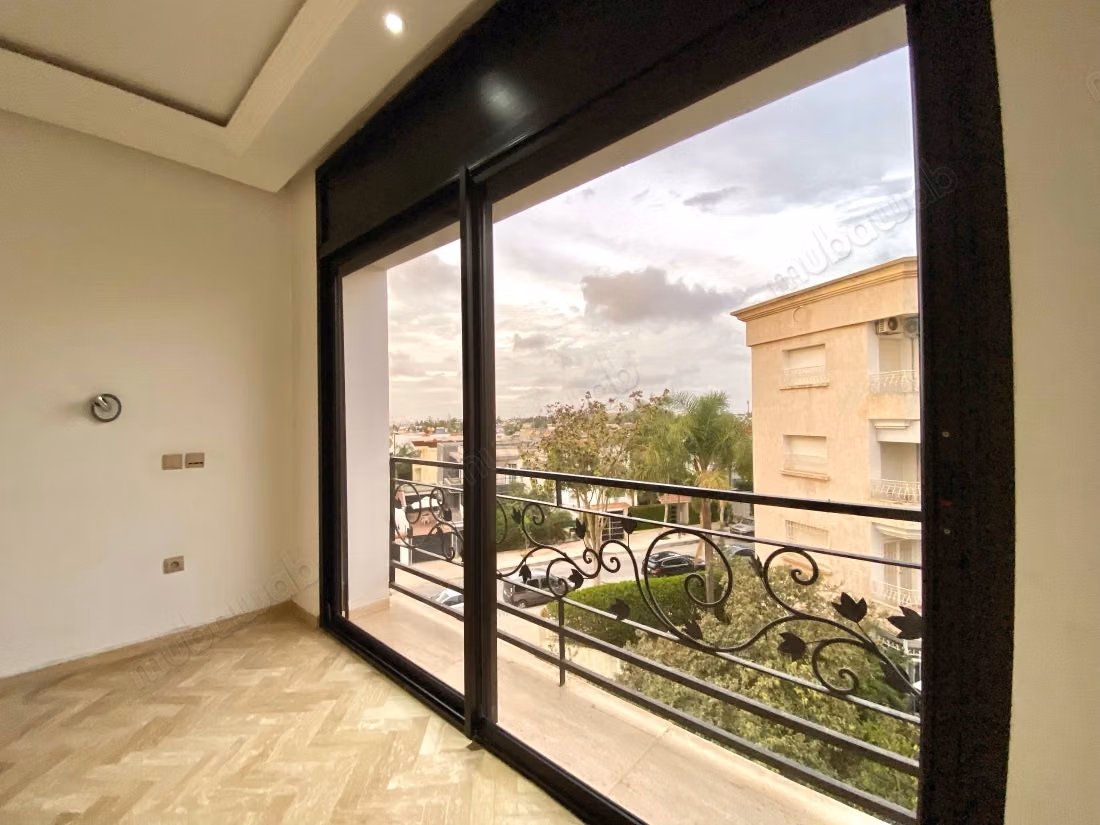 Apartment for rent in Riyad Extension. Total area 300 m². Concierge service, air conditioning