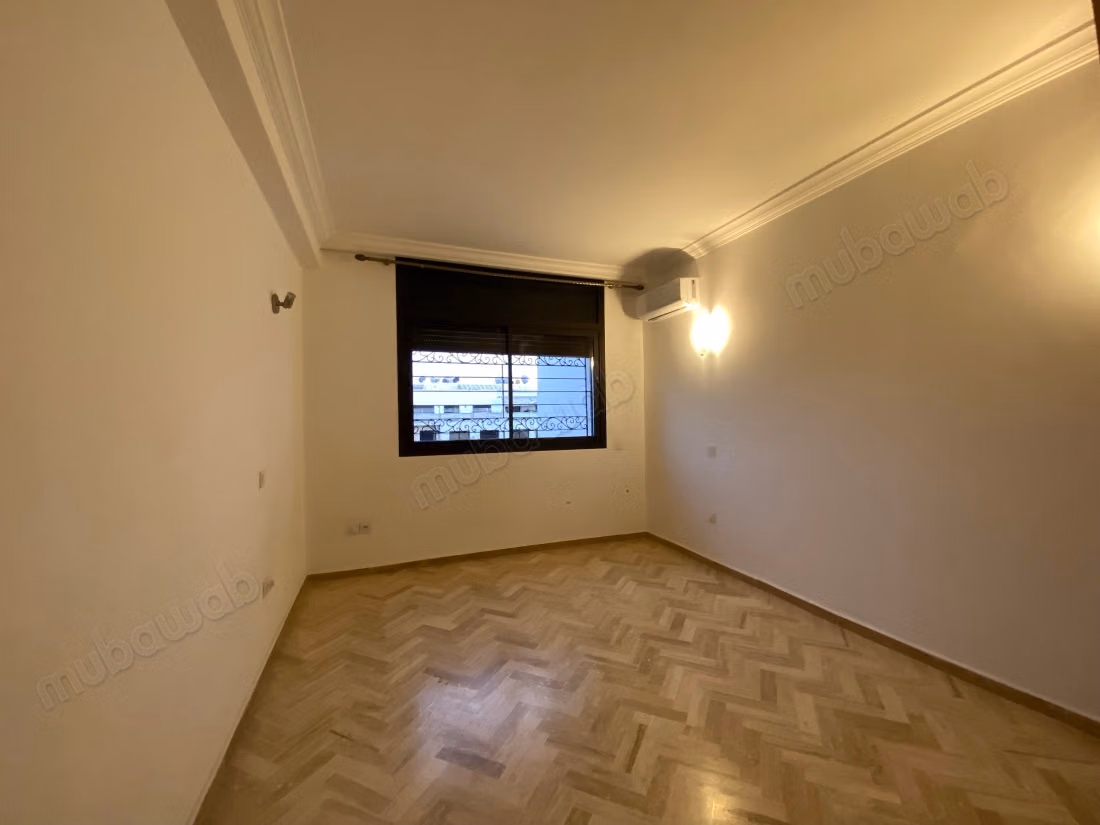 Apartment for rent in Riyad Extension. Total area 300 m². Concierge service, air conditioning