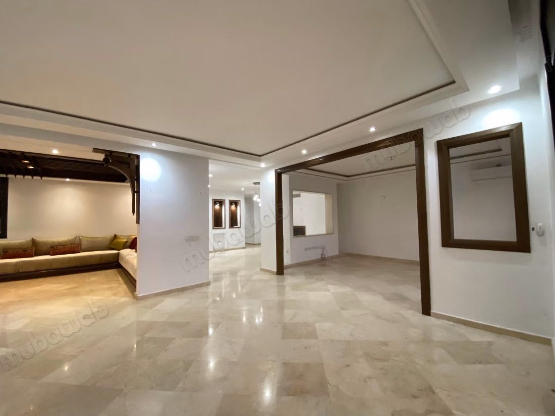 Apartment for rent in Riyad Extension. Total area 300 m². Concierge service, air conditioning
