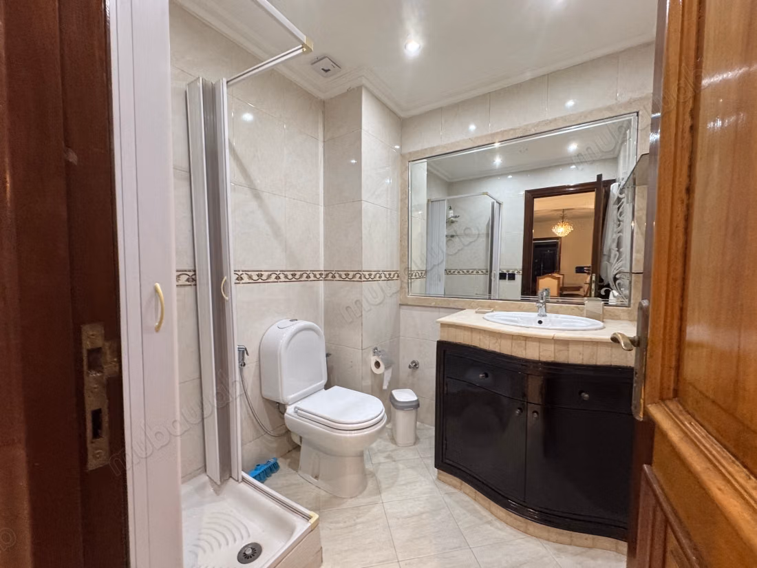 Appartement 3 chambres meuble a louer 
blvd ghandi