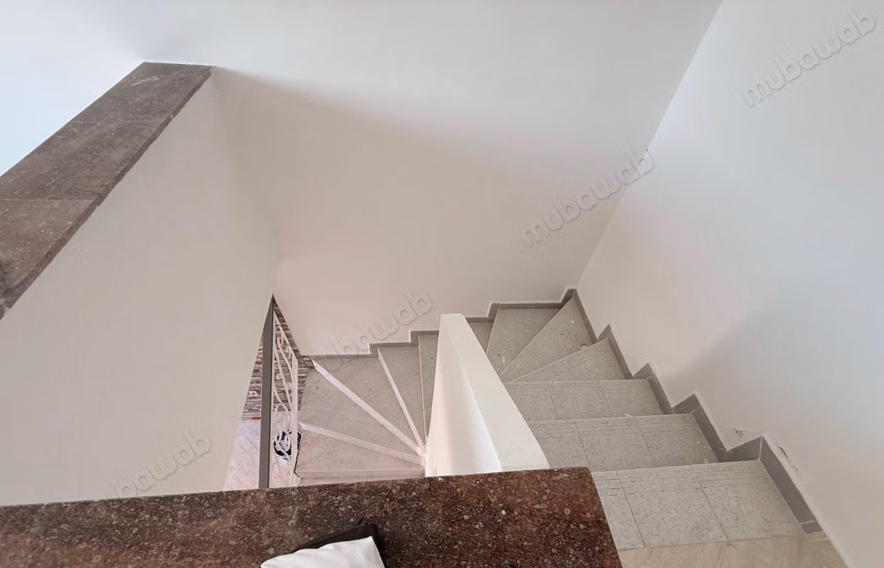 House for sale. Area 173 m². Residence with concierge, large pool