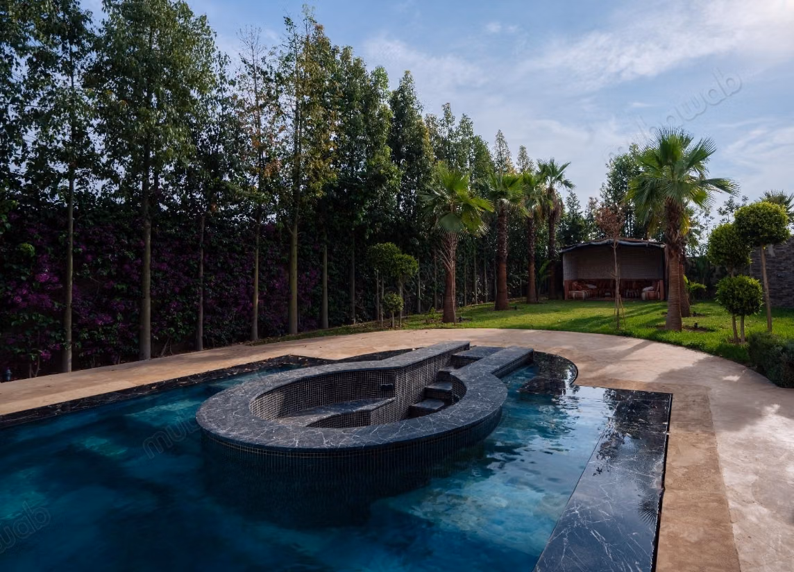 Villa Meublée de Luxe 7 Suites avec Grande Piscine — Route d'Ourika KM18, Marrakech 
A vendre