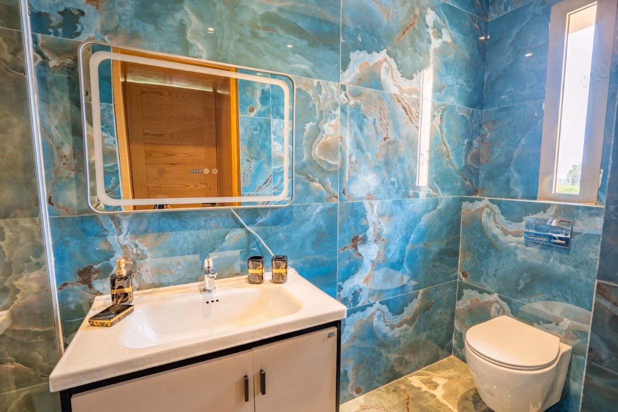 Villa Meublée de Luxe 7 Suites avec Grande Piscine — Route d'Ourika KM18, Marrakech 
A vendre