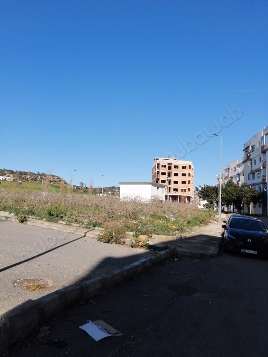 Terrain à vendre à Boukhalef. Surface de 260 m² deux faces R4