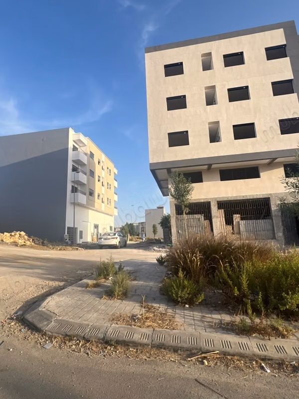 Terrain à vendre R3 Mghogha 
Surface totale 216 m²