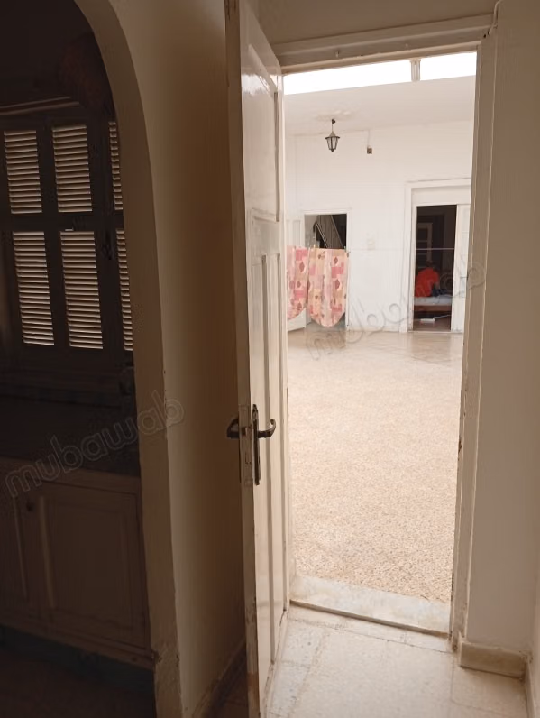 Vendita di una villa antica R4 nel centro di Ariana da ristrutturare