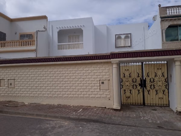 À vendre – superbe duplex s4 à ibn sina, tunis