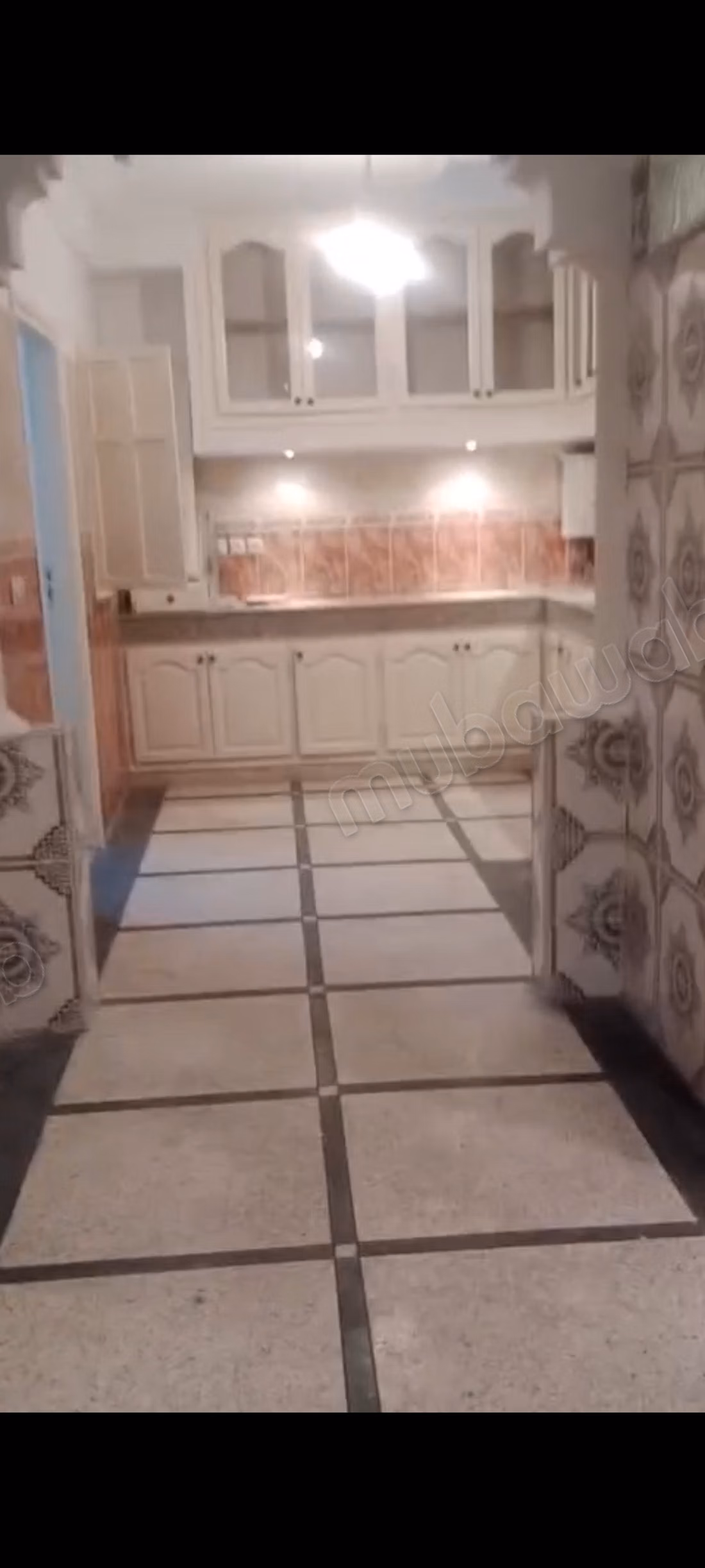 Trouvez votre maison à acheter à Hay Al Kodia.
Surface totale 1850 m²