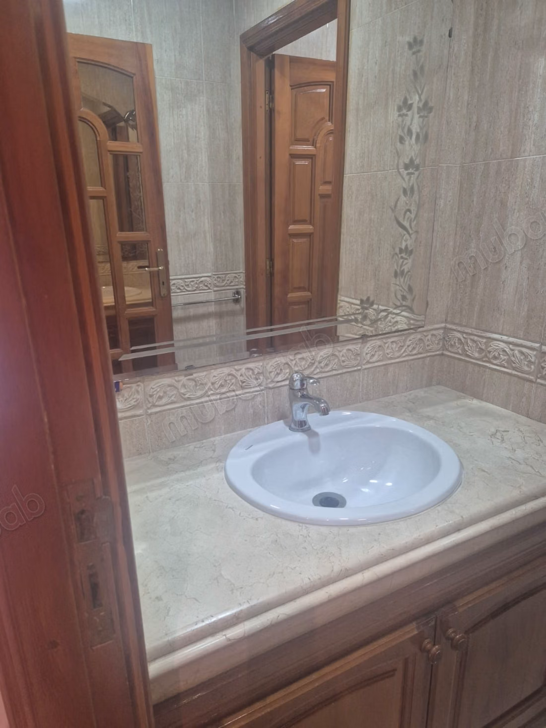 Appartement te huur in Agdal. 4 grote kamers. Conciërgeservice en airconditioning.