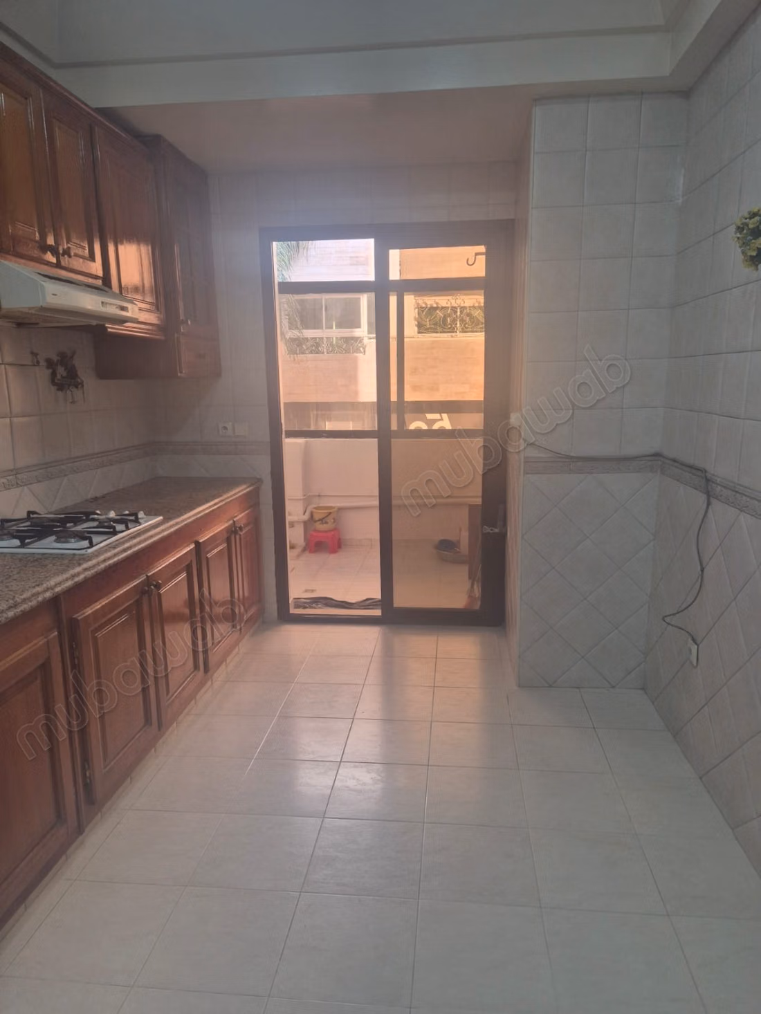 Appartement te huur in Agdal. 4 grote kamers. Conciërgeservice en airconditioning.