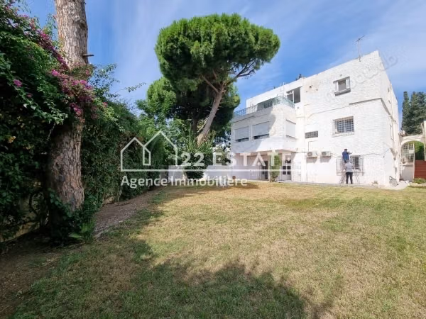 Rez de jardin S3 à Gammarth Supérieur