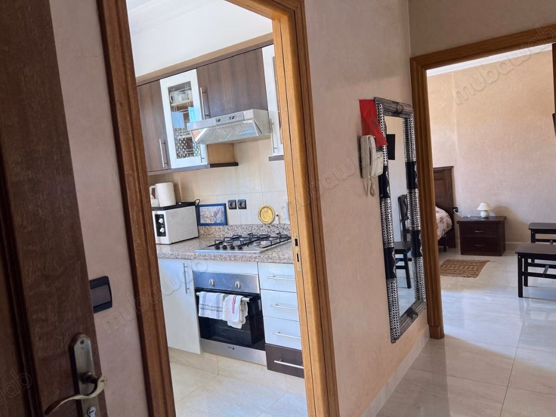 Large studio overlooking the Eden square