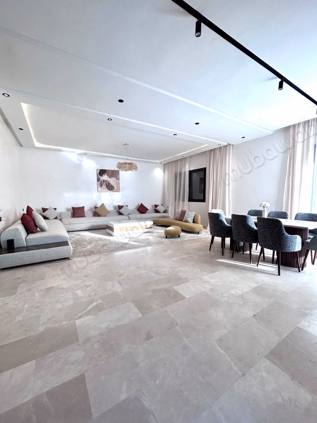 Fabulous villa for sale in Route de l'Ourika. Small area 380 m². Furnished