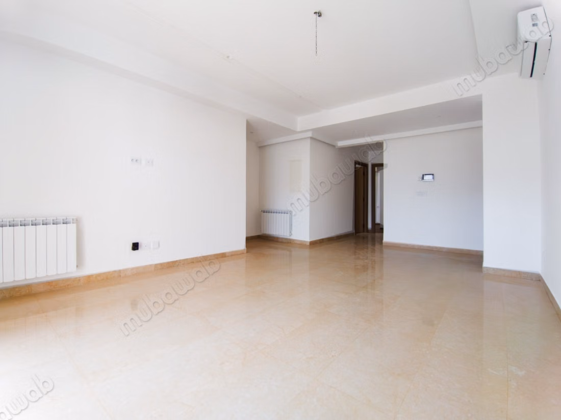 Appartement en vente à Ain Zaghouan Nord. Surface de 121 m²