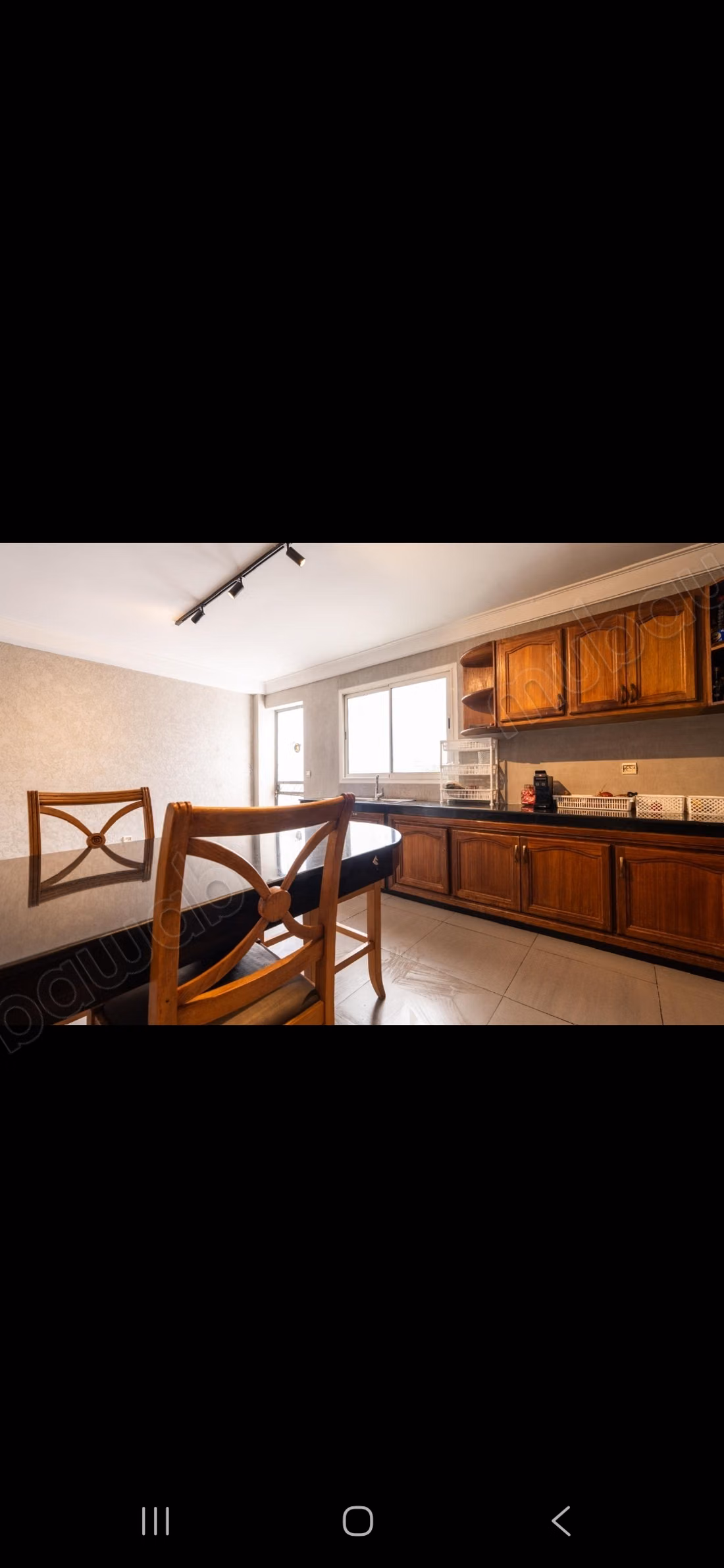 Venta de un bonito apartamento en Racine. 3 habitaciones agradables. Con ascensor y terraza