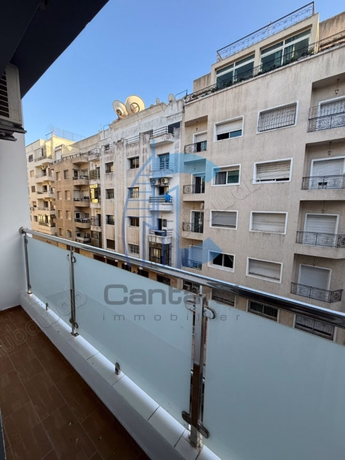 Empty apartment for rent