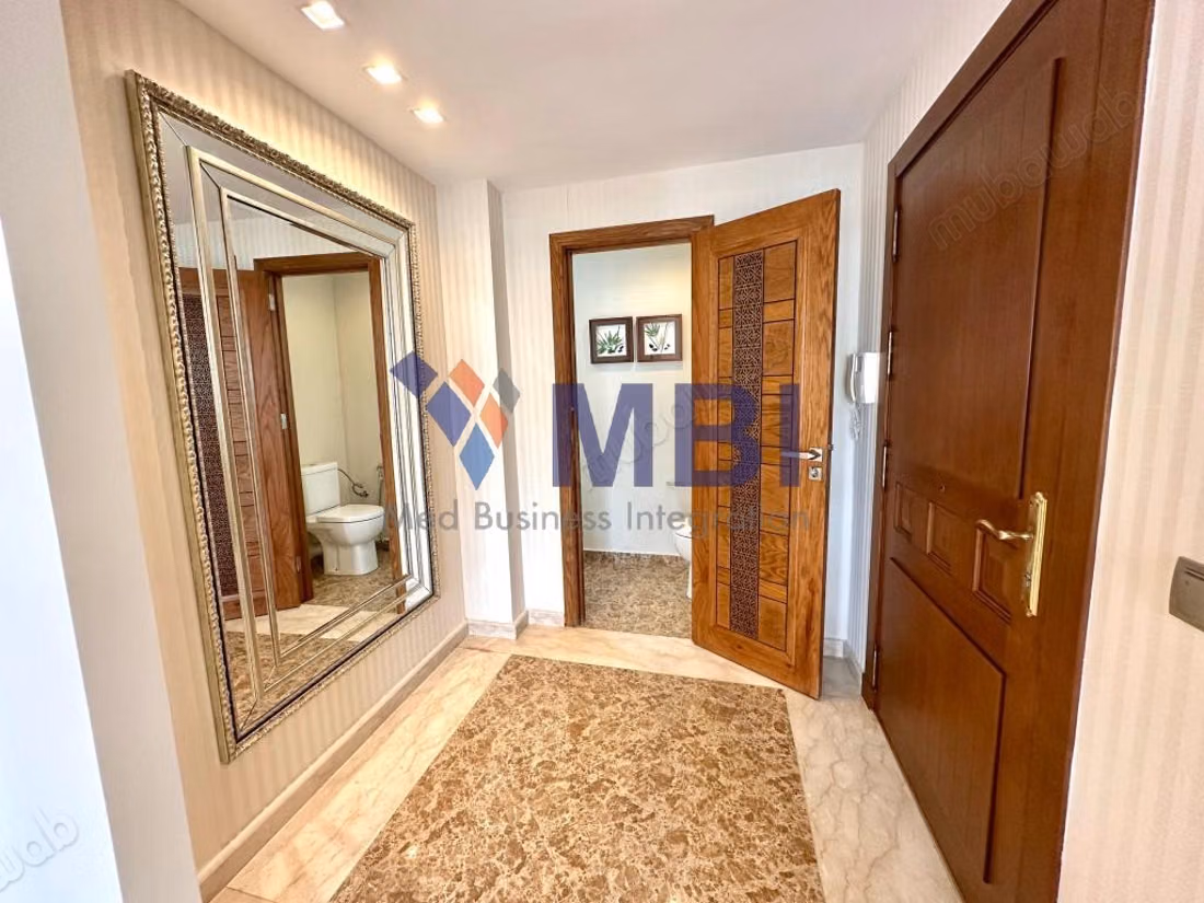 شقة مفروشة للإيجار في جبل كبير L. J. T. 2194