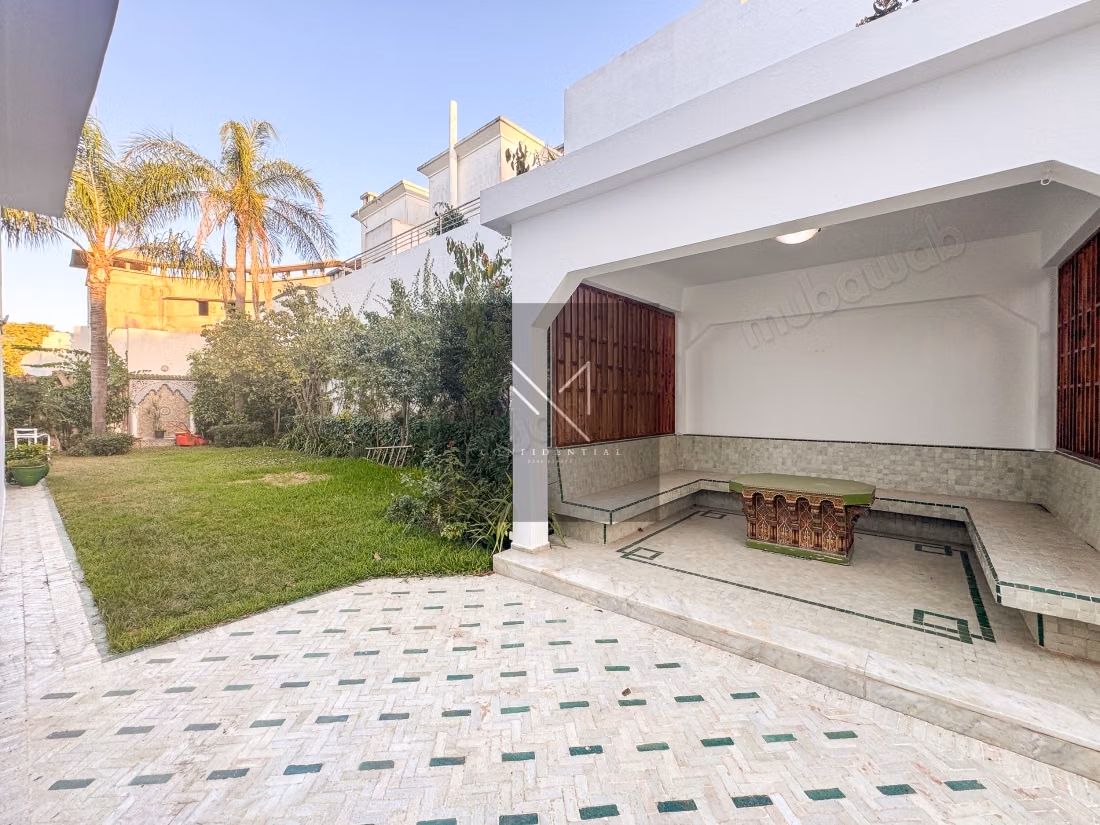 Villa Familiale à Louer Val D'Anfa 
jardin