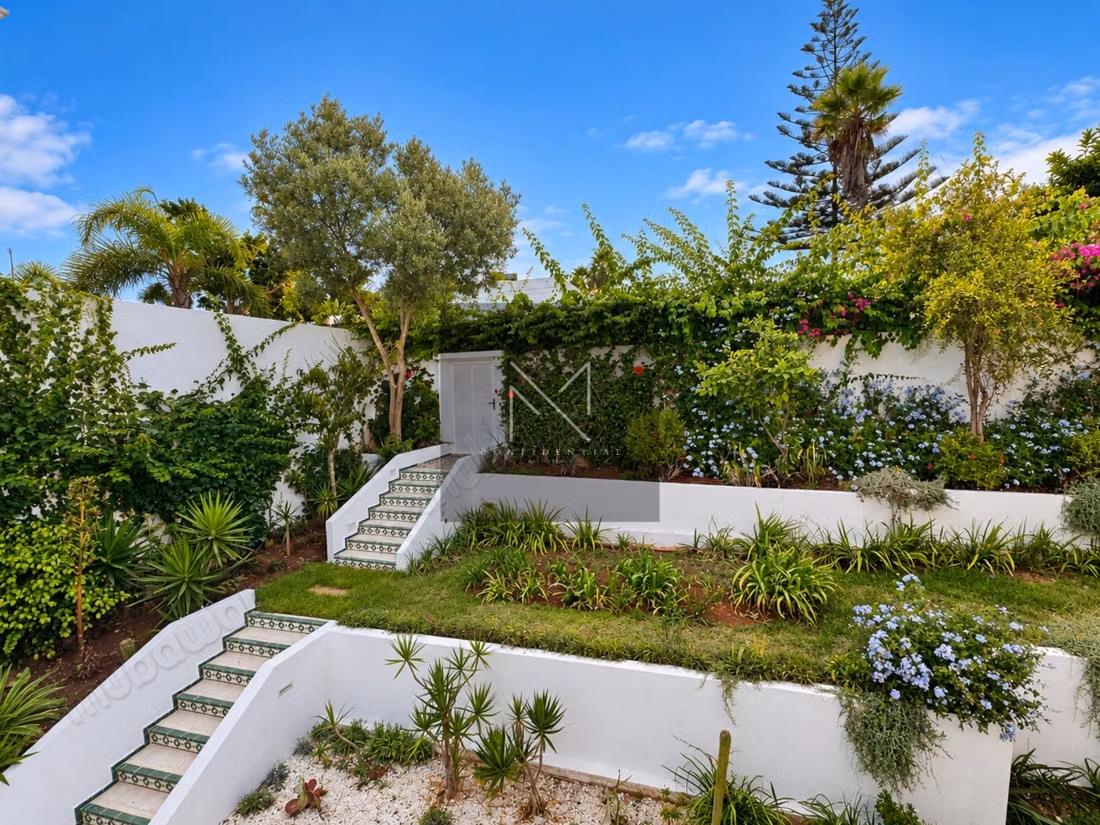 Villa Familiale à Louer Val D'Anfa 
jardin