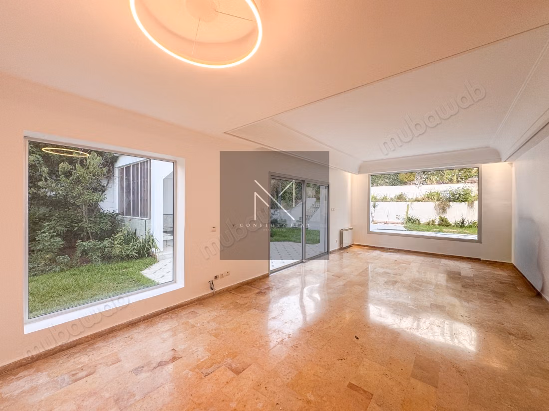 Villa Familiale à Louer Val D'Anfa 
jardin