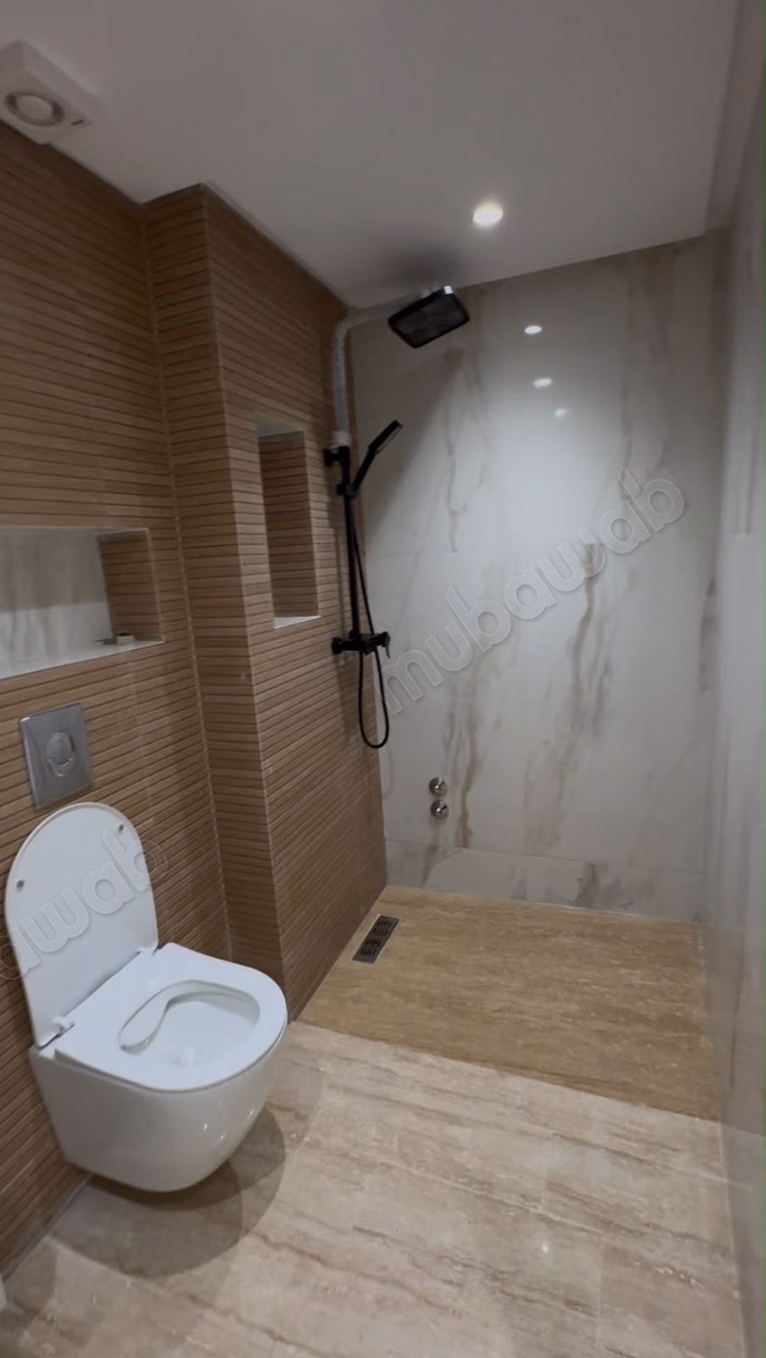 Apartment for sale in Dar Bouazza. 3 bedrooms. Security door and satellite dish