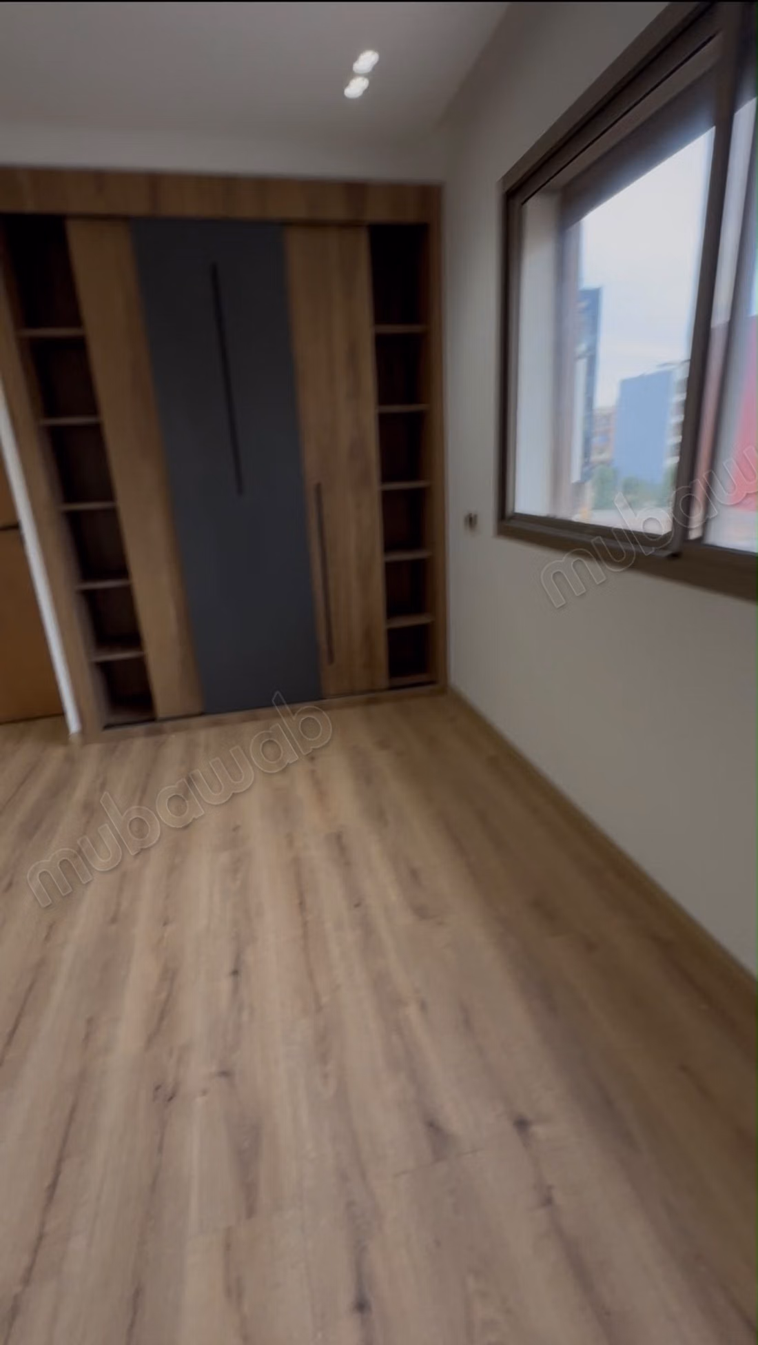 Apartment for sale in Dar Bouazza. 3 bedrooms. Security door and satellite dish
