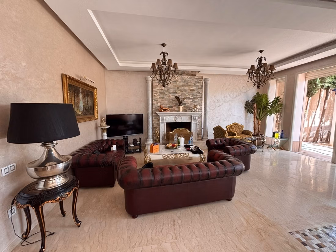 Superbe Villa Front de Golf – À Louer