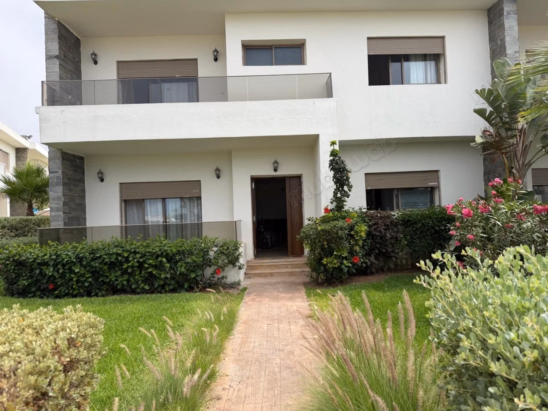 Villa de luxe à vendre à Sidi Rahal Chatai. 7 grandes pièces. Meublé