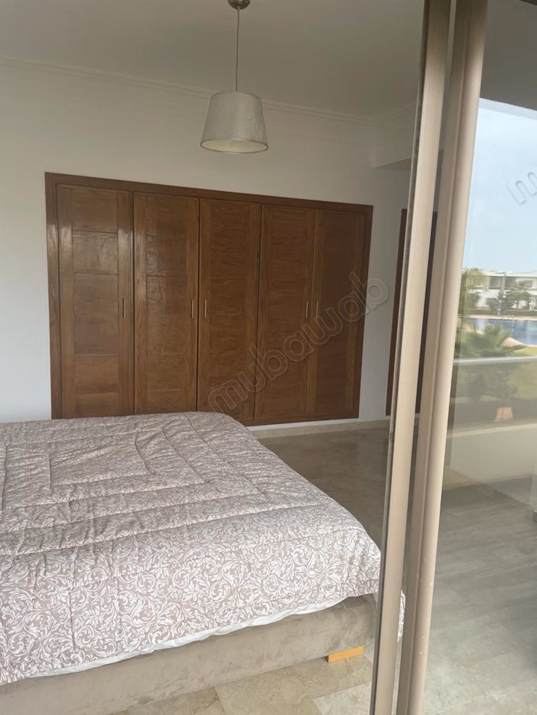 Villa de luxe à vendre à Sidi Rahal Chatai. 7 grandes pièces. Meublé
