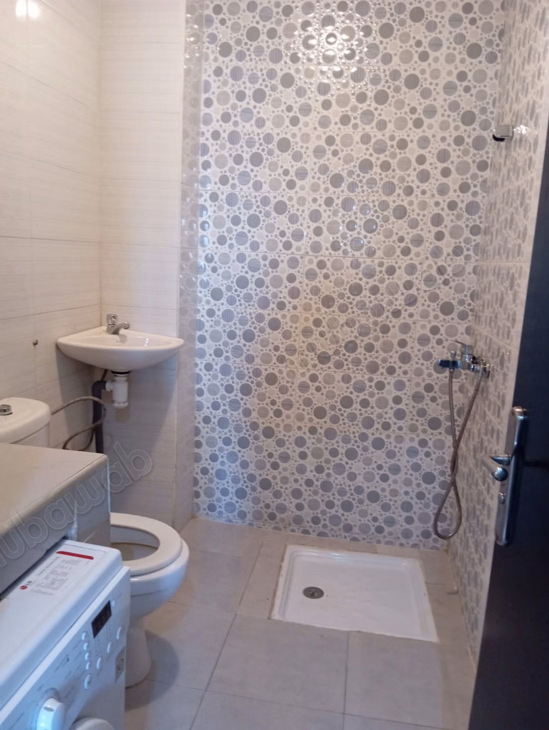 Very nice apartment for rent in the city center. 5 comfortable rooms. Furnished