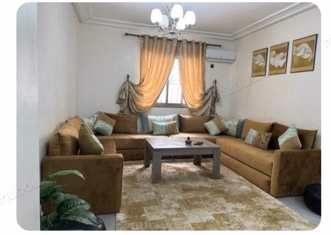 Bel appartement à vendre à Hay Mabrouka.
Superficie 56 m².
Antenne parabolique, résidence sécurisée