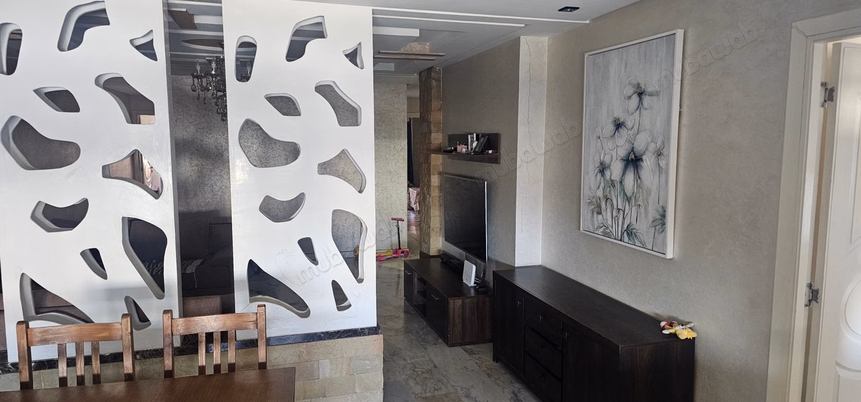 Vend appartement à Bouskoura. 3 belles chambres. Salon Marocain et antenne parabolique